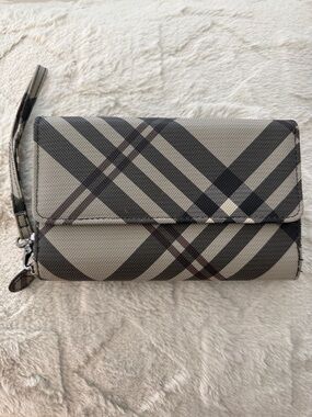Mundi Wristlet Clutch in Plaid